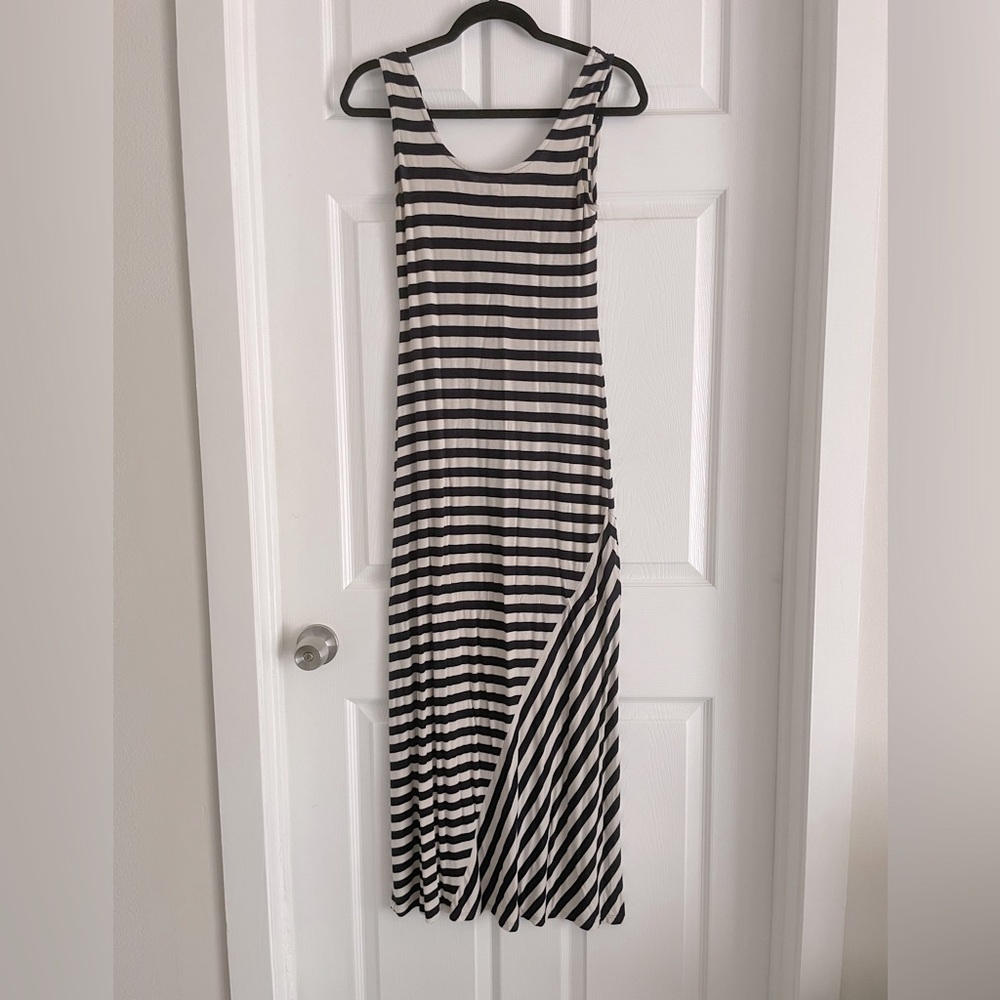 ✨Striped Merona Navy and Cream Maxi Dress